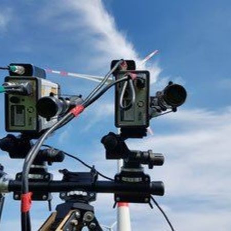 Ein Gerät was eine Azimut Kalibrierung durchführt.